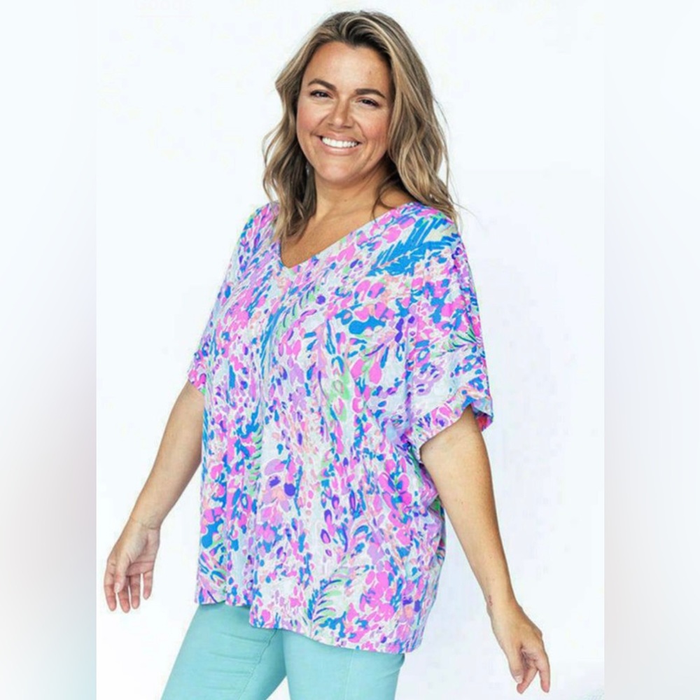#2 Plus Size Plant Print V Neck Top - Picture 3 of 4